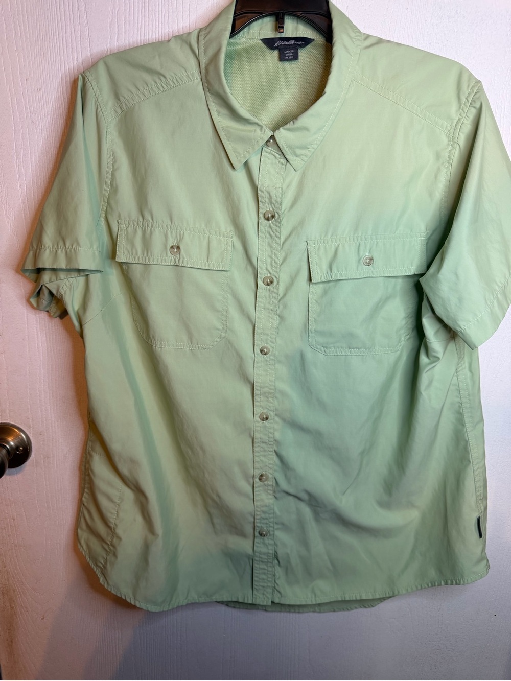 Eddie Bauer Men's Short-Sleeve Button-Up Fishing Shirt - Light Green